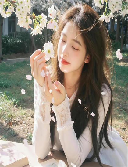 《我的嫂子》叙事手法解析里程碑式的：时间线安排与视角切换技巧探讨