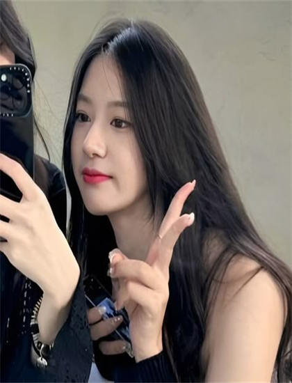 表演艺术解析：《灰姑娘情意结》的的文化符号与象征意义 揭示人性的复杂与美好